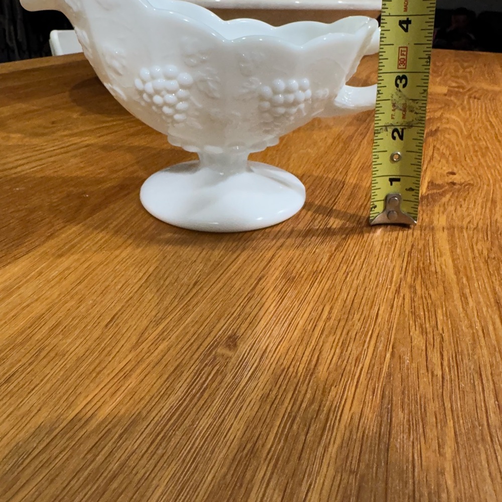 Westmoreland paneled gravy boat - Picture 5 of 9